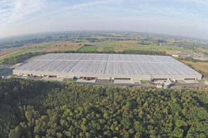  Luftbild mit neuem Logistikzentrum in Hückelhoven-Ratheim, Gewerbegebiet Rurtal. Versiegelte Fläche 160.000 m², davon mit Folie beschichtete Dachfläche 122.000 m².  