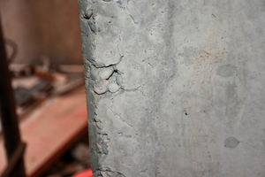  Bei optisch fehlerhaften, aber technisch intakten Betonoberflächen werden betonkosmetische Maßnahmen vorgenommen.  