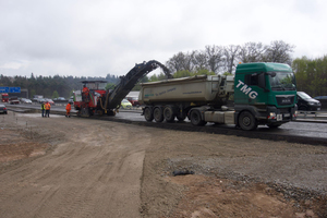  Baustelle auf der A8 Stuttgart-Leonberg. Mit BPO Fräsen wurden die Beladungen und die Aufteilung des Fräsgutes zu drei Mischanlagen gesteuert und optimiert.&nbsp; 