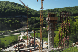  Blick in Richtung Portal Todsburg am 17.05.2017: Der erste Pfeiler der Filstalbrücke im DBProjekt Stuttgart 21 ist fast fertig gestellt.  