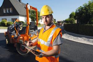  Dokumentation von Zeiten oder Ereignissen auf der Baustelle mit einem Tablet-PC. 