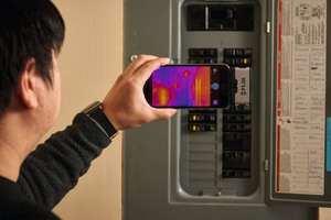  Die Flir One-Modelle zeigen, was das menschliche Auge nicht sehen kann. 