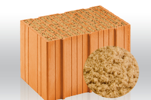 Die Füllung des „Unipor Silvacor“-Ziegels besteht aus schnell nachwachsendem Nadelholz. Das natürliche Material hat einen niedrigen Wärmeleitwert und ist zugleich ressourcenschonend sowie vollständig biologisch abbaubar. 