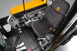  Die Fahrerkabinen von JCB  sind geräumig und ermöglichen eine ergonomische Bedienung. 