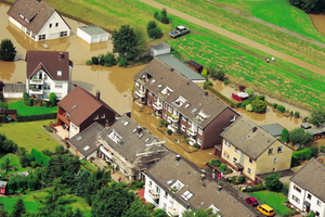  1 Überflutung nach einem lokalen Starkregenereignis in Dortmund-Marten im Jahr 2008. 