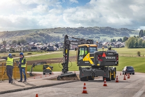  Mit dem neuen EWR170E hat Volvo die kürzeste Tier 4 final Maschine des Marktes präsentiert, die gerade auf engen Baustellen ihre Stärken voll ausspielt. 