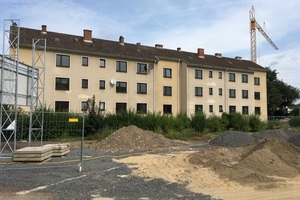  Diese Häuserzeile wird in Kürze zurückgebaut, damit hier hochwertige Stadtvillen in zukunftsfähiger Massivbauweise entstehen. 