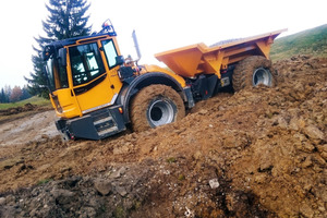  Im Allgäu meistert der Bergmann Raddumper 3012 DSK plus schwierigste Verhältnisse. 