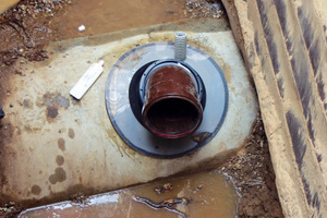  Sauber saniert, dauerhaft dicht: Mit dem in mehreren Ausführungen erhältlichen Funke- Sanierungsstutzen lassen sich Ausbrüche von 200 bis 310 mm professionell sanieren. 