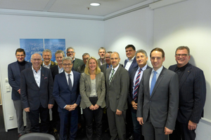 Die Delegierten und Vorstandsmitglieder der Bundesfachabteilung Leitungsbau (BFA LTB) im Hauptverband der Deutschen Bauindustrie e. V. (HDB) auf ihrer Mitgliederversammlung am 28. November 2017 in Frankfurt am Main.  