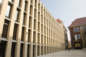  Im Herzen Münsters ist mit dem Philosophikum, das eine Bibliothek, geisteswissenschaftliche Institute und Forschungseinrichtungen der Hochschule beherbergen wird, eines der größten Bauprojekte der Westfälischen Wilhelms-Universität (WWU) realisiert worden. 