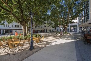  In Mainz muss der Farbbeton den hohen Ansprüchen an einen Fahrbahnbeton genügen. 