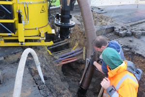  Durch die ausgeklügelte Saugrohrtechnik arbeitet das Anbaugerät besonders bei der Materialentnahme schonend und beschädigungsfrei. Die Anwendungsmöglichkeiten im kommunalen Bau sind vielfältig.  