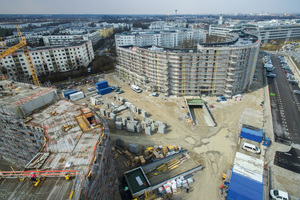  Mit einem System aus Fertigteilen und Elementdecken lässt sich ein Stockwerk des durch die GEWOFAG Wohnen GmbH errichtete Bauwerk innerhalb kürzester Zeit fertigstellen.  