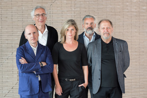  Fünf international renommierte Architekten kürten die Gewinner des Brick Award 2018. Die Jury waren: Jonathan Sergison, Marc Mimram, Anne Kaestle, Stephan Ferenczy und Vladimir Arsene (von links). 