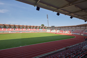  Mit der Erneuerung und dem Neubau umfasst das Stadion jetzt 18.500 Plätze und zählt damit zum zweitgrößten Stadion Thüringens.  