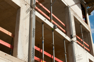  Die seitlichen Wände wurden für die statische Befestigung der Frames genutzt und mit dem Isokorb WXT angeschlossen. 