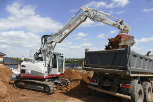  Der neue Takeuchi TB 2150 ist ein leistungsstarker Kompaktbagger in der 15 t-Klasse. 