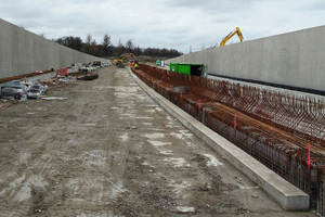  Insgesamt 217 BML-Rohre mit 180 Mücher BML-Verbinder werden in der rund 600 Meter langen Grundwasserwanne verlegt. 