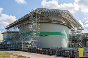  Das Wetterschutzdach auf Basis des Peri Up Flex LGS-Fachwerkbinder-systems bietet sicheren Schutz vor Witterungs-einflüssen.  