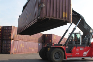  Der Oberflächenbelag am Container-Terminal in Mailand muss ein Höchstmaß an Sicherheit gewährleisten. 