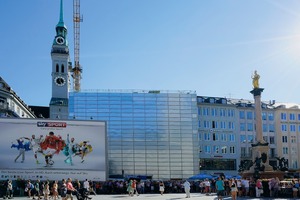  Für die Neugestaltung der Fassade wurde das Hugendubel-Haus am Marienplatz in München über eine Höhe von mehr als 20 Metern mit dem Protect-System verkleidet. 