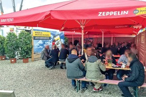  Immer gut besucht – der Biergarten von Zeppelin auf der Nordbau. 