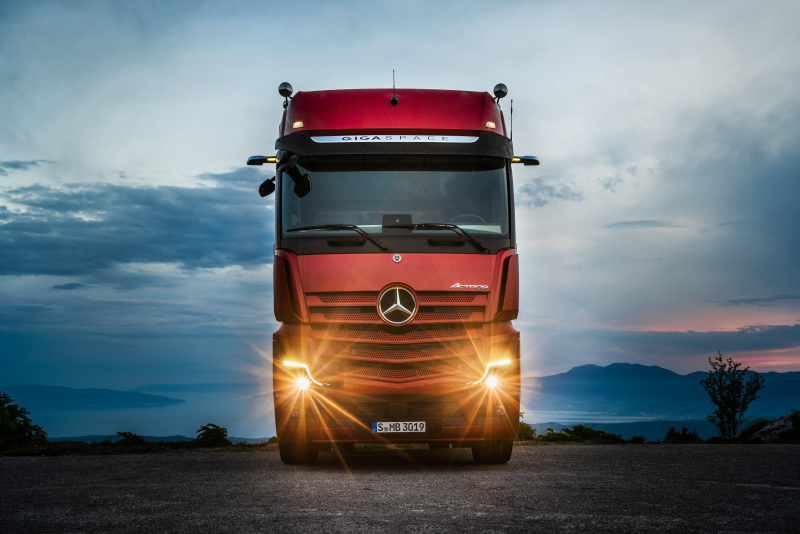 Der Neue Actros This Tiefbau Hochbau Ingenieurbau
