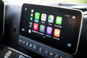  Die Smartphone-Integration via Apple CarPlay oder Android Auto und das Anschließen gleich zweier Smartphones per Bluetooth sind kein Problem.  