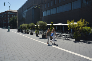  Der derzeit größte Neubau eines Kunstmuseums in Deutschland entstand am Friedrichsplatz in Mannheim. Die neu gestalteten Flächen um das Museum orientieren sich in der Formensprache an dem extravaganten Hochbau. 