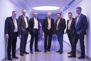  Zum Vorstand des VDBUM e.V. gehören Michael Hennrich, Dirk Bennje, Vorstandssprecher Peter Guttenberger, Josef Andritzky, Roland Caillé, Jan Scholten, und Dieter Schnittjer (v.l.n.r.). 