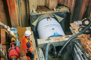  Mit Hilfe des steuerbaren Bohrkopfes werden die Vortriebsrohre von Betonwerk Bieren zielgenau durch das Erdreich gebohrt. 