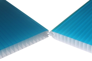  Beim Lichtbauelement PC 2540-7 – in der Designserie als "Decocolor" erhältlich – werden die innenliegenden Schalen in einer anderen Farbe eingefärbt als die außenliegende. 