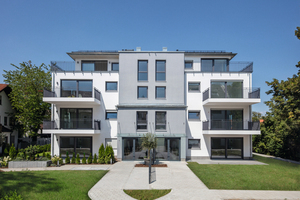  Zweigeteilt: Das Gebäude aus massivem Mauerwerk im Münchner Bezirk Sendling genügt hohen energetischen Ansprüchen. So wird die linke Hälfte dem KfW-Effizienzstandard 55 gerecht, die rechte dem Neubaustandard. 