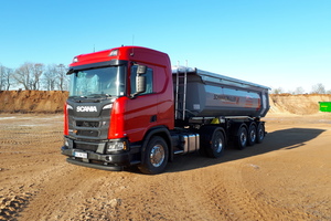  Der XT 500 von Scania mit der hydraulsch betriebenen Hinterachse. 