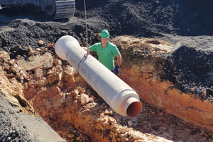  Das reibungslose Handling der Fabekun Kanalrohre trägt zum schnellen Baufortschritt und damit zur Wirtschaftlichkeit der Baustelle bei. 