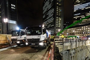  Vom Dyckerhoff Werk Frankfurt aus pendelten rund um die Uhr 16 Fahrmischer zur Baustelle.  