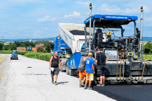  Diese Aufnahme verdeutlicht gut den gesamten Streckenverlauf der Nebenstraße.  