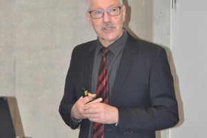  Roland Wacker sprach zum Thema "Schlauchlining für Grundstücke und Anschlussleitungen". 