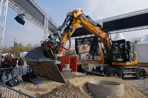  Auf der Bauma überzeugten Rototilt-Schwenkrotatoren und Anbaugeräte.  