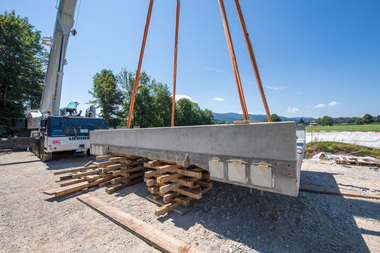 Für den Ersatzneubau der Brücke über den Dürnbach gab die Tegernsee-Bahn ihr Einverständnis zur Erstanwendung des neuen Werkstoffs.