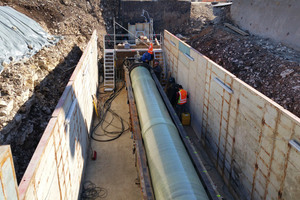  Freigelegter Rohrstrang der Trinkwasserleitung in Aalen. 