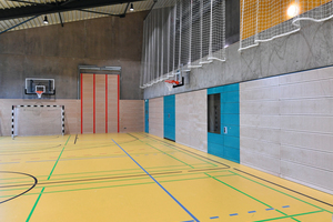  Auch in der neuen Turnhalle bildet Sichtbeton den gleichmäßigen Hintergrund 