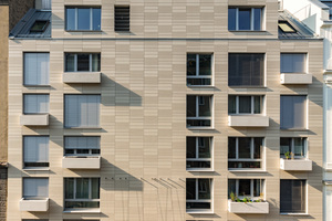  Die Ziegelfassade, die im 12. Wiener Bezirk Tradition hat, wurde beim Wolfshof mit keramischen Argeton-Fassadenplatten zeitgemäß interpretiert. 