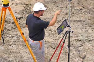  Bauen ohne Pläne: Auf der Baustelle werden alle Daten über Tablets bereitgestellt. 