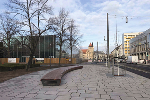  Die umgestaltete Kavalierstraße: Platzgewinn für Fußgänger und Radfahrer ? und ein städtebaulich angemessener Rahmen für das neue Bauhaus Museum. 