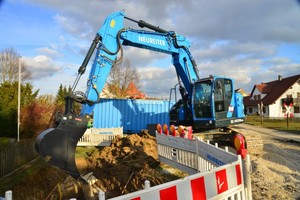  Begonnen hat die Baumaßnahme im Oktober 2018. In drei Bauabschnitten werden insgesamt 2.000 Meter neue Kanalrohre in Tiefen bis 4.000 Millimeter verlegt. 