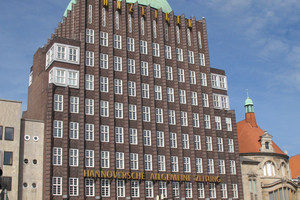  Altes Wahrzeichen frisch gekrönt: Das Anzeiger-Hochhaus prägt das Gesicht und Stadtbild Hannovers. Nach 90 Jahren benötigt nun die Kuppel eine Sanierung. Die Tragschale wird instandgesetzt und anschließend mit neuen Kupferplatten eingekleidet. 