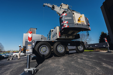 Der Demag AC 45 City-Kran aus der 45-Tonnen-Klasse wurde f?r Unternehmen konzipiert, die auf Mobilit?t angewiesen und in engen, innerst?dtischen Bereichen t?tig sind.