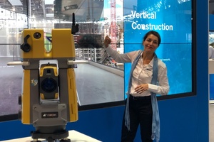  Die neue Robotik-Totalstation GTL-1000, kompetent präsentiert von Aurélie Thépaut, war das Topcon-Highlight der diesjährigen Intergeo. 